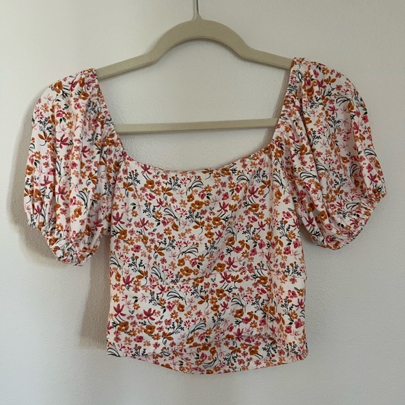 Lulus floral crop top with cutout - Picture 2 of 4